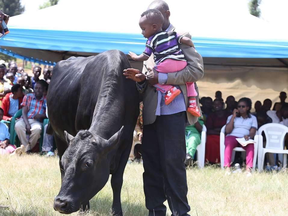 SOS Children’s Villages Rwanda donates 214 cows to the needy families